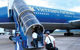 Tiếp viên trưởng hãng VietNam Airline bị tạm giữ vì nghi buôn lậu thuốc lá, dầu xoa bóp