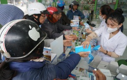 Người dân ở Nghệ An được tặng hàng nghìn khẩu trang y tế miễn phí phòng virus corona