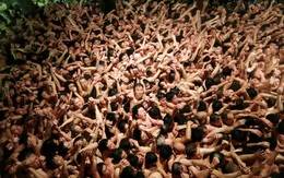 24h qua ảnh: Hàng nghìn người tham dự lễ hội khỏa thân ở Nhật Bản