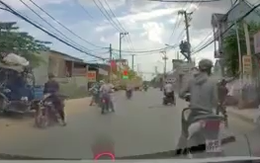 [Clip] Nhóm cướp vàng dùng bình xịt hơi cay tấn công người đi đường để tẩu thoát ở Sài Gòn