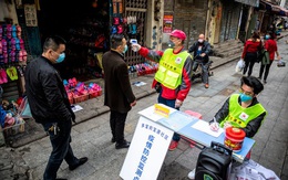 [VIDEO] Người đi làm trở lại, Quảng Châu dùng tủ cơm thông minh độc đáo để ngăn virus Covid-19