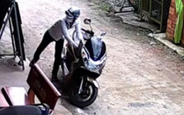 Trộm xe máy, 2 thanh niên dùng CMND của nạn nhân để đi thuê nhà nghỉ bị công an mật phục, bắt giữ ở Sài Gòn