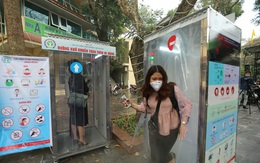 Buồng khử khuẩn toàn thân diệt 99,99% vi khuẩn chỉ 30s ở Hà Nội: Có an toàn cho người dùng?