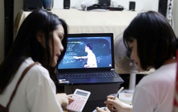Phản đối học online kiểu học sinh Việt: Rủ nhau đánh giá 1 sao app giao bài tập, để lại bình luận tục tĩu dưới bài giảng trực tuyến