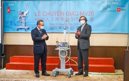 Bàn giao 2 máy thở MV20 cho Việt Nam chống dịch Covid-19