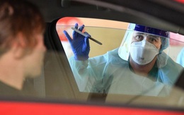 "Làm phẳng đường cong" không đem lại bước ngoặt trong chống Covid-19?