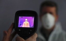 Nghiên cứu các cặp sinh đôi tiết lộ điểm kỳ lạ của triệu chứng Covid-19