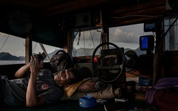 Ngư dân Indonesia đối mặt tàu cá TQ: "Họ vào vùng biển của chúng tôi và phá hủy mọi thứ"