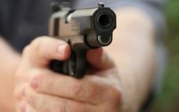 Thanh niên cầm súng hơi tự chế bắn thử khiến 1 người tử vong