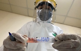 Phi công người Anh mắc Covid-19 nặng phải chạy ECMO sức khoẻ hiện nay ra sao?