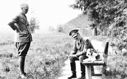 Đóng thế Hitler - nghề cười ra nước mắt