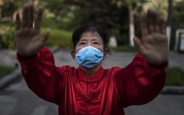 Dịch COVID-19 chưa buông tha, kỷ lục 2 tháng của Vũ Hán bị phá vỡ; người TQ bày tỏ: "Tôi lại phát hoảng rồi"