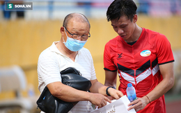 HLV Park Hang-seo tặng món quà bất ngờ cho Quế Ngọc Hải, Viettel bại dưới tay Hà Nội FC