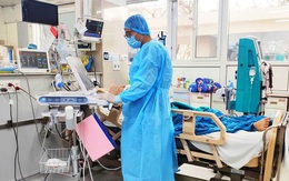 Phi công mắc Covid-19 nặng đã 6 lần xét nghiệm âm tính, phổi hồi phục 20-30%: Tính đến phương án đưa về Anh