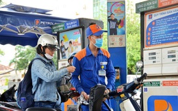 Ngày mai, giá xăng sẽ tăng gấp đôi lần trước?