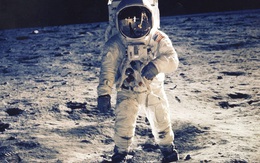 Một năm Mặt Trăng có đúng 12 ngày, ngày đầu tiên tên là Armstrong - vì sao?