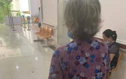 Người bà 70 tuổi chăm cháu ngoại sinh con, câu chuyện đằng sau khiến ai cũng rưng rưng xót xa