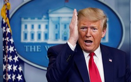 Tranh cãi giữa Mỹ-TQ về nguồn gốc COVID-19: Chỉ với 2 chữ "kém cỏi", TT Trump lại vừa thêm dầu vào lửa?