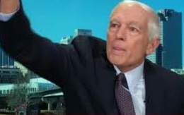 Tướng Mỹ ném điện thoại trên sóng truyền hình