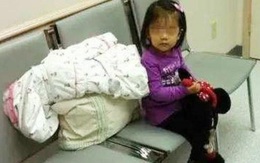 Bé gái 5 tuổi ngồi ngồi im lặng bên hàng ghế trong bệnh viện, y tá đến hỏi thì nhận được câu trả lời đầy xót xa