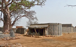 Ghé thăm làng đất nung độc đáo của quý tộc châu Phi, ngôi nhà nào cũng là tác phẩm nghệ thuật đặc sắc