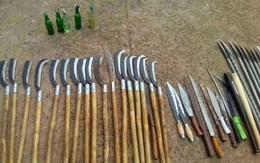 Hàng chục thanh niên dùng hung khí, bom xăng chuẩn bị hỗn chiến