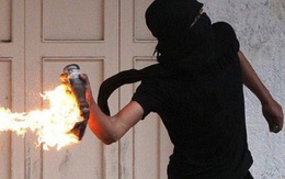 Bắt nhóm bịt mặt, ném bom xăng khiến 1 bé gái bị thương nặng