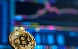 Bitcoin tăng vọt, sắp chạm 10.000 USD