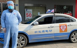 Taxi từ thiện giữa tâm dịch Vũ Hán
