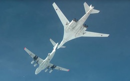 Cận cảnh oanh tạc cơ Tu-160M được Nga "độ" thêm cất cánh lần đầu
