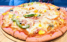 Độc lạ pizza làm từ thanh long ruột đỏ, giá chỉ 55.000 đồng/chiếc