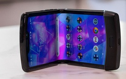 Motorola ép iFixit phải từ chối kiểm tra chiếc Razr bị bong màn hình
