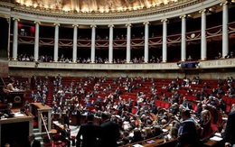 Covid-19 lây lan trong quốc hội Pháp, ca nhiễm ở Đức tăng gấp 10