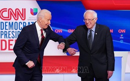 Cuộc tranh luận trực tiếp đầu tiên giữa hai ứng cử viên đảng Dân chủ
