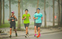 Không được ra đường vì dịch, chàng trai Hà Nội lên sân thượng chung cư hoàn thành quãng đường chạy marathon 42,8km