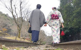 Sự thật buồn về đường ray tình yêu nổi tiếng Nhật Bản: Tưởng chung đường nhưng lại chia đôi ngả