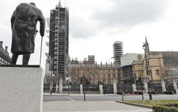 Chùm ảnh "thành phố sương mù" London vắng lặng như tờ vì Covid-19 khiến nhiếp ảnh gia phải thốt lên "siêu thực"