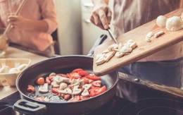 Mùa dịch Covid-19: CDC và các chuyên gia hướng dẫn tường tận cách xử lý thực phẩm và nấu ăn để ngăn chặn các mầm gây bệnh