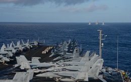 Tàu chiến Mỹ được lệnh không vào bờ, tránh lây COVID-19