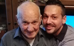 Hai bố con người Ý nhiễm Covid-19 nhưng bố qua đời, con trai vật lộn với cảm giác tội lỗi thông qua đoạn video khiến ai cũng đau lòng