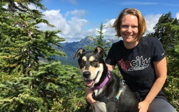 Trải nghiệm của người đầu tiên được tiêm vắc-xin ngừa Covid-19 trên toàn thế giới: Quyết định liều lĩnh bất chấp sự lo lắng của chồng