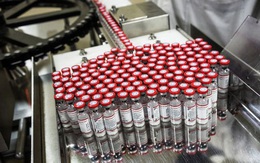 Chuyên gia nhận định: Nhiều nước nghèo sẽ không có vắc-xin COVID-19 ngay cả khi nó được phát triển thành công, vì các nước giàu sẽ tích trữ chúng