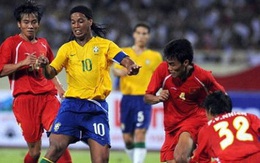 5 lần ông lớn của bóng đá thế giới đối đầu với Đội tuyển Việt Nam: Lionel Messi lỡ hẹn, huyền thoại từng chịu cảnh tù đày Ronaldinho góp mặt