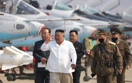 Ông Kim Jong-un xem MiG-29 Triều Tiên không chiến, tấn công mục tiêu