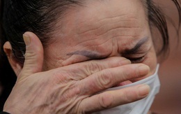 Bệnh nhân Covid-19: Y, bác sĩ bón từng thìa sữa khi tôi thở máy