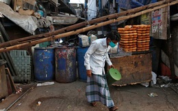 Cuộc sống ở một trong những khu ổ chuột lớn nhất Châu Á trong những ngày áp đặt lệnh phong tỏa toàn Ấn Độ giữa dịch Covid-19