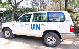 Xe chở mẫu phẩm COVID-19 của Liên Hợp quốc trúng đạn ở Myanmar