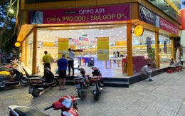 Cửa hàng kinh doanh điện thoại sau nới lỏng giãn cách xã hội: Dần nhộn nhịp trở lại, nhu cầu smartphone giá rẻ và tầm trung tăng mạnh