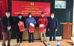 Lãnh đạo Liên đoàn Lao động Hà Nội thăm, trao hỗ trợ cho người lao động khó khăn