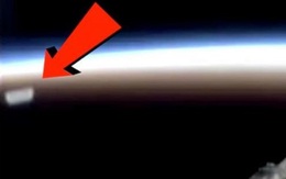 Người ngoài hành tinh xuất hiện ngay trước buồng quan sát của NASA